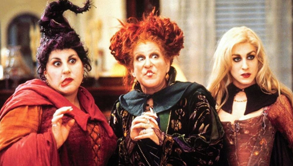 Disney just officially announced a Hocus Pocus 2 with it's original cast!