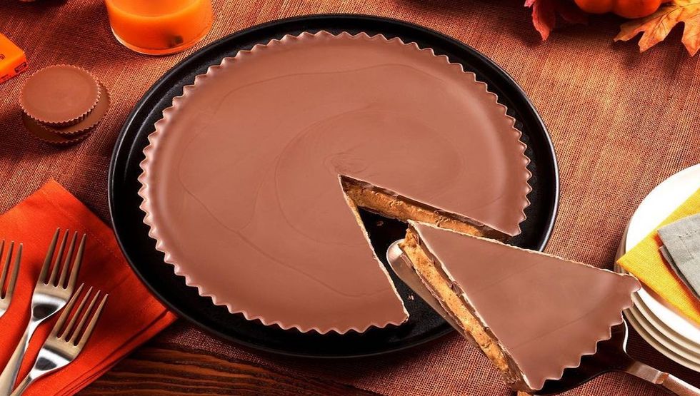 cover Reese cup pie