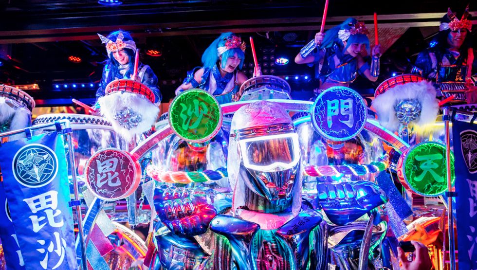 robot restaurant show vancouver