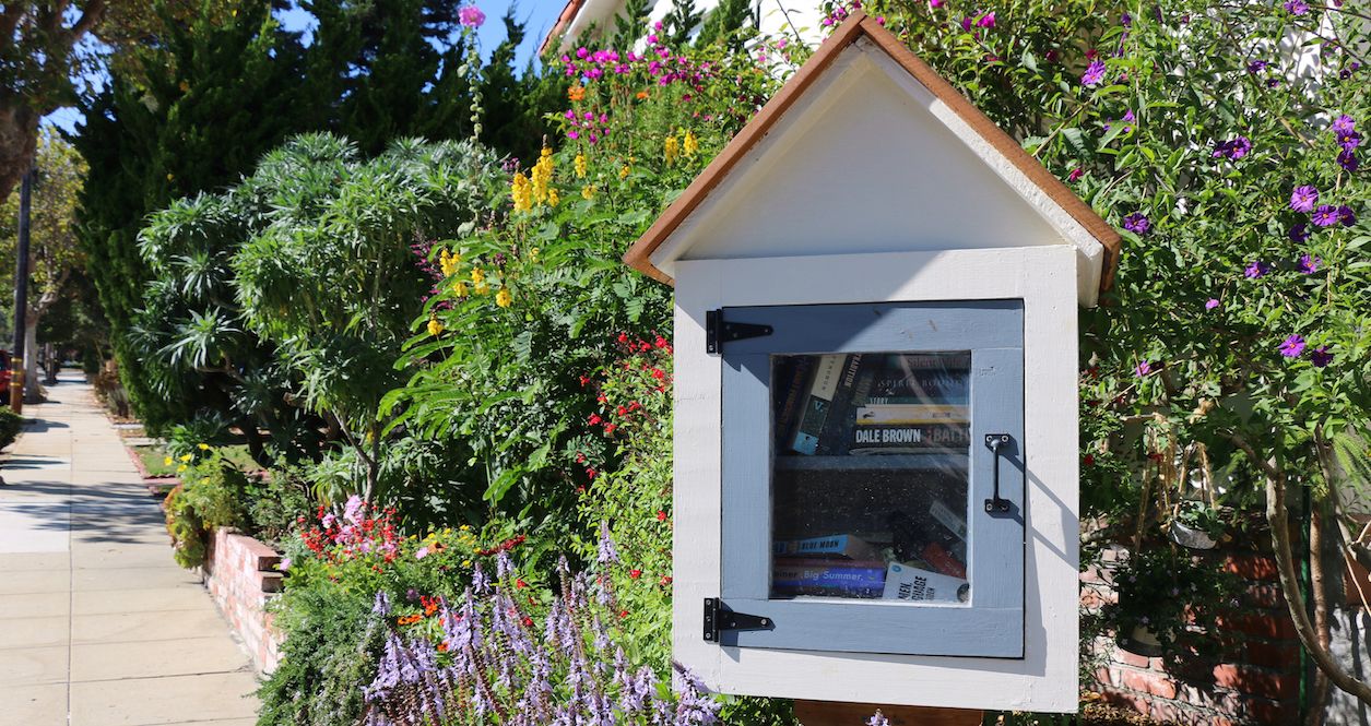 This map shows you where to find little free libraries in Seattle
