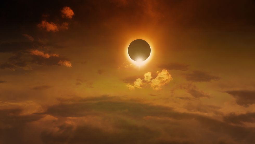 Amazing,Scientific,Background,-,Total,Solar,Eclipse,In,Dark,Red eclipse