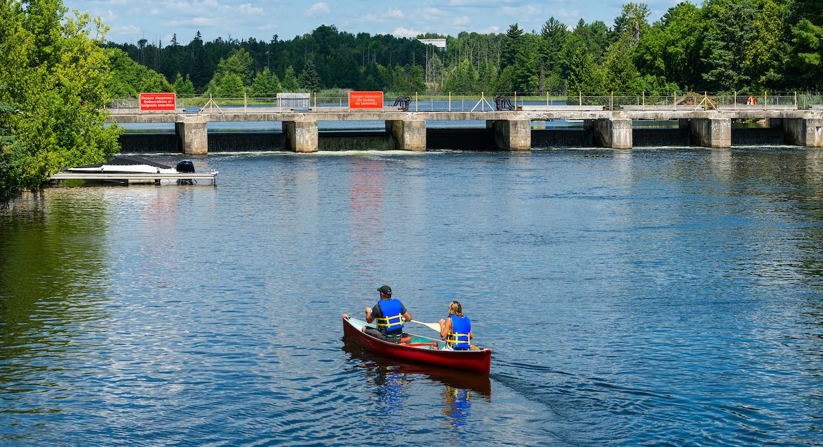 What is there to do in Coboconk, Ontario?