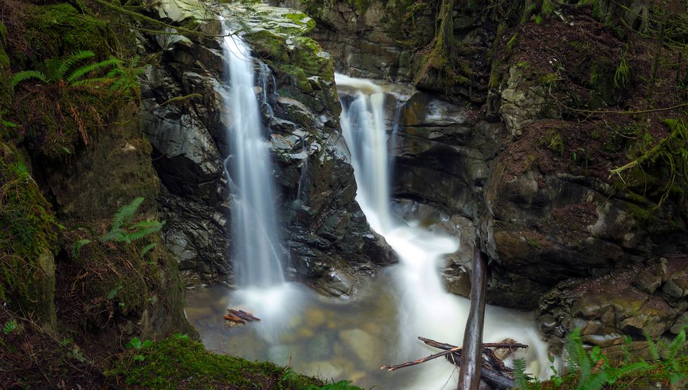 cypress falls park british columbia