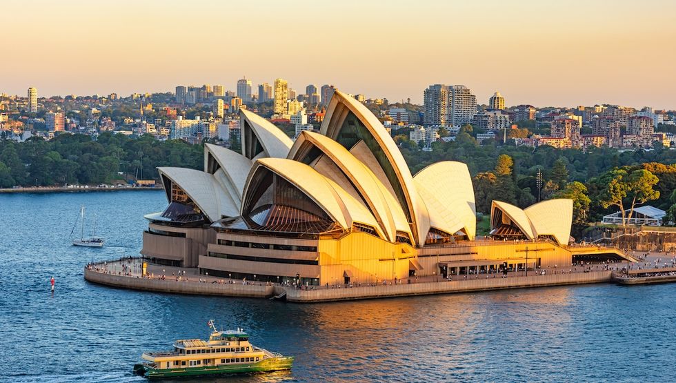 vancouver canada to australia flights sale qantas
