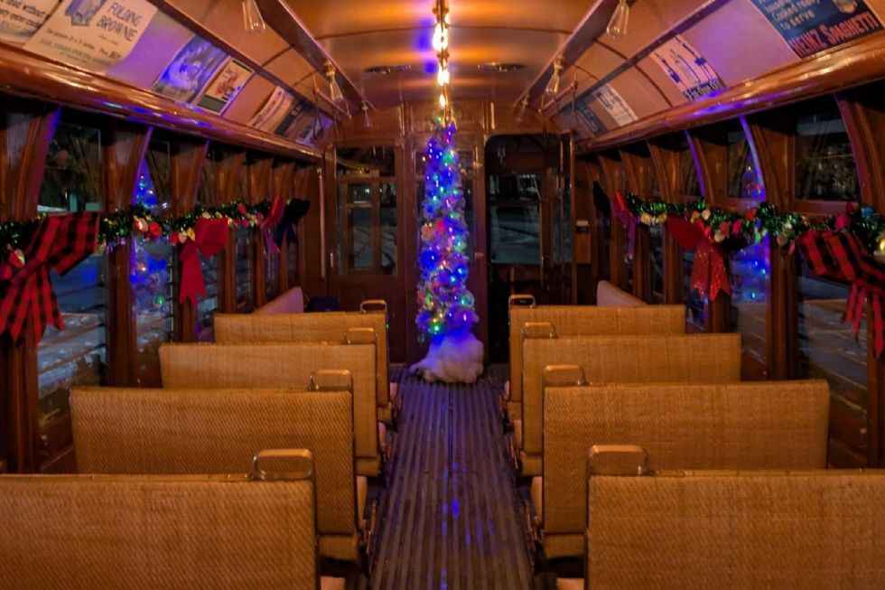 christmas streetcar