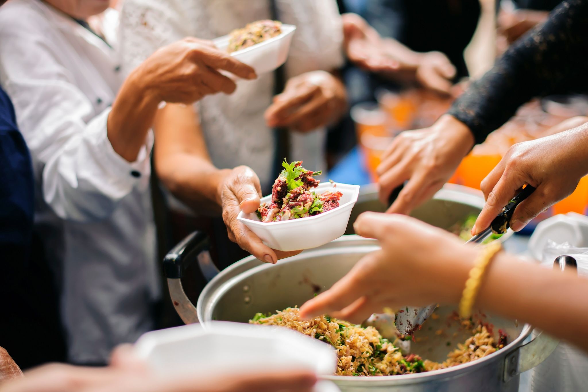 Last-minute ways to give back this holiday season in Toronto