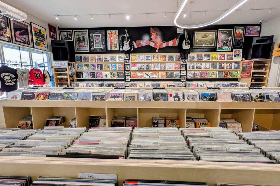 curiocity calgary best places to buy vinyl alberta turn it up! records and hi-fi