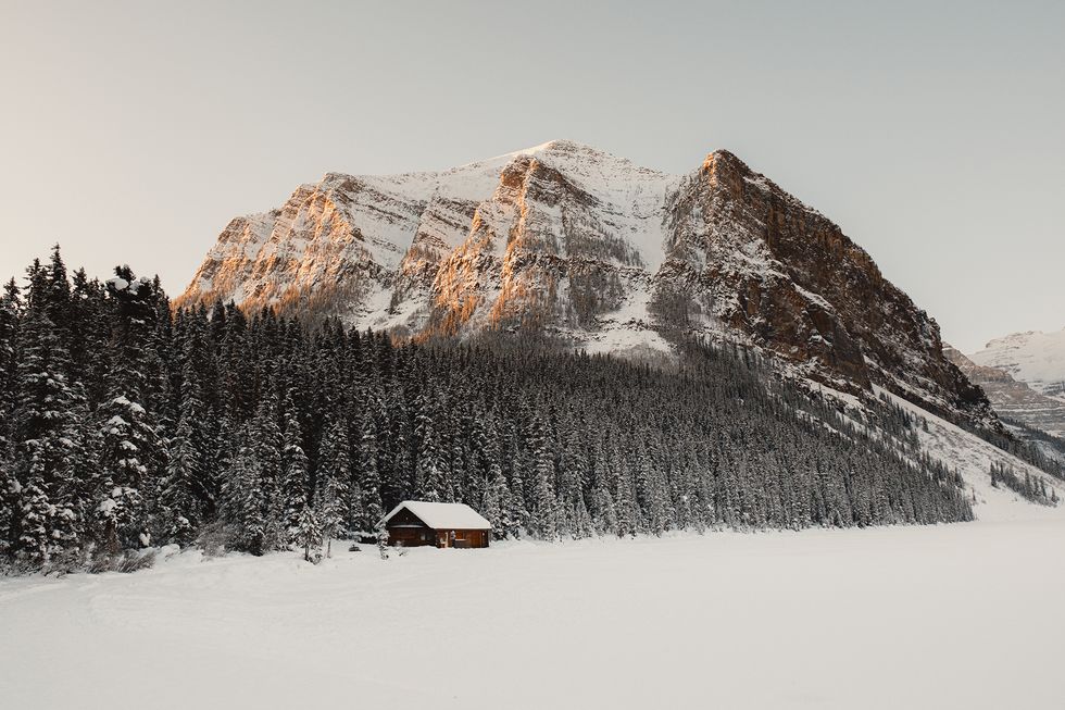 curiocity calgary cozy winter cabins alberta