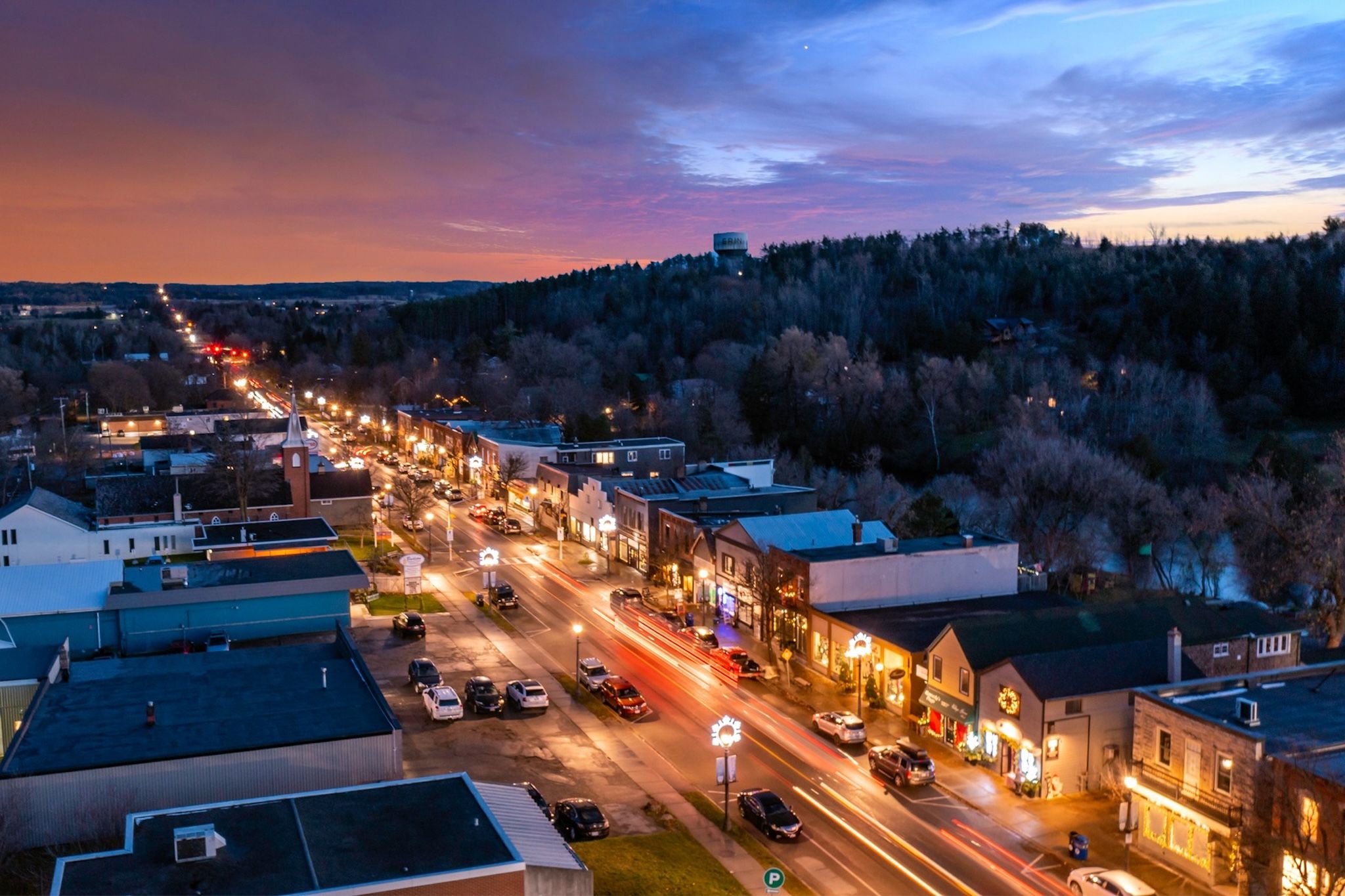 Lush rolling countryside and meandering rivers make up this small Ontario town