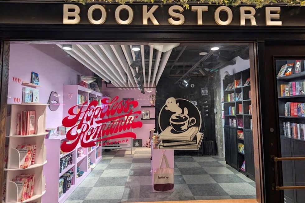 toronto union station bookstore pop up