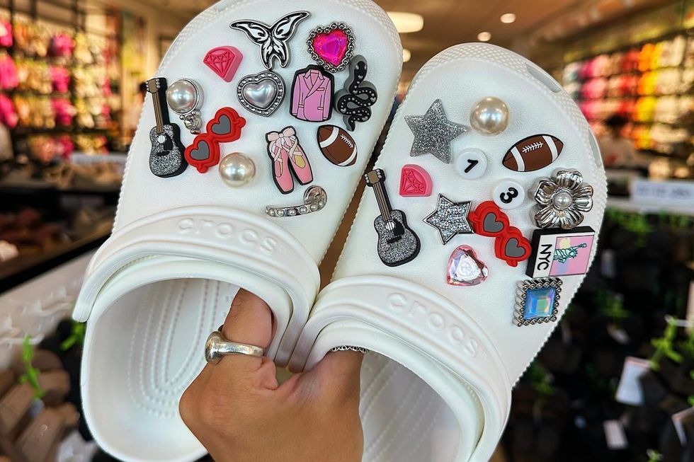 crocs warehouse sale