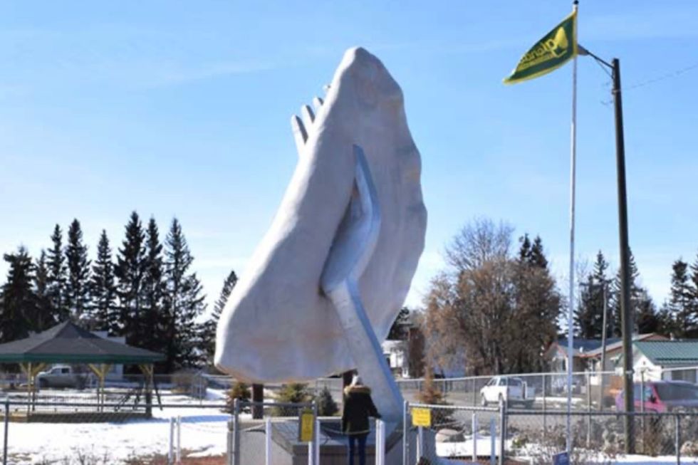 Photo of the world's largest perogy in Glendale, Alta.