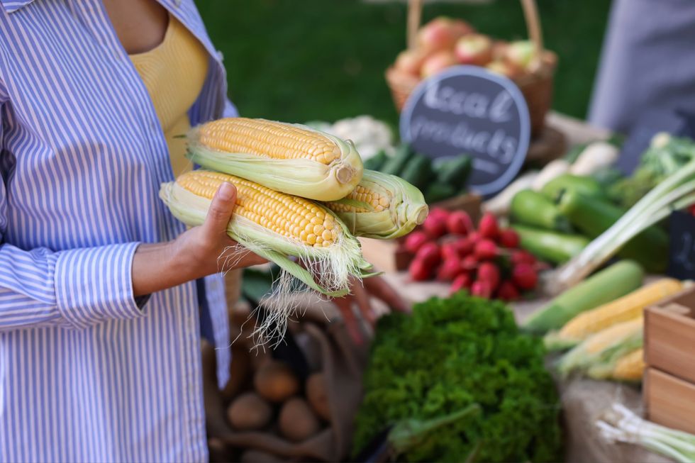 outdoor farmers market