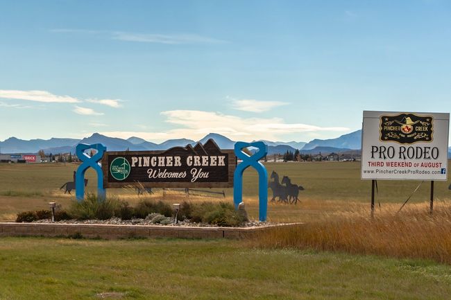 Pincher Creek Welcomes You sign
