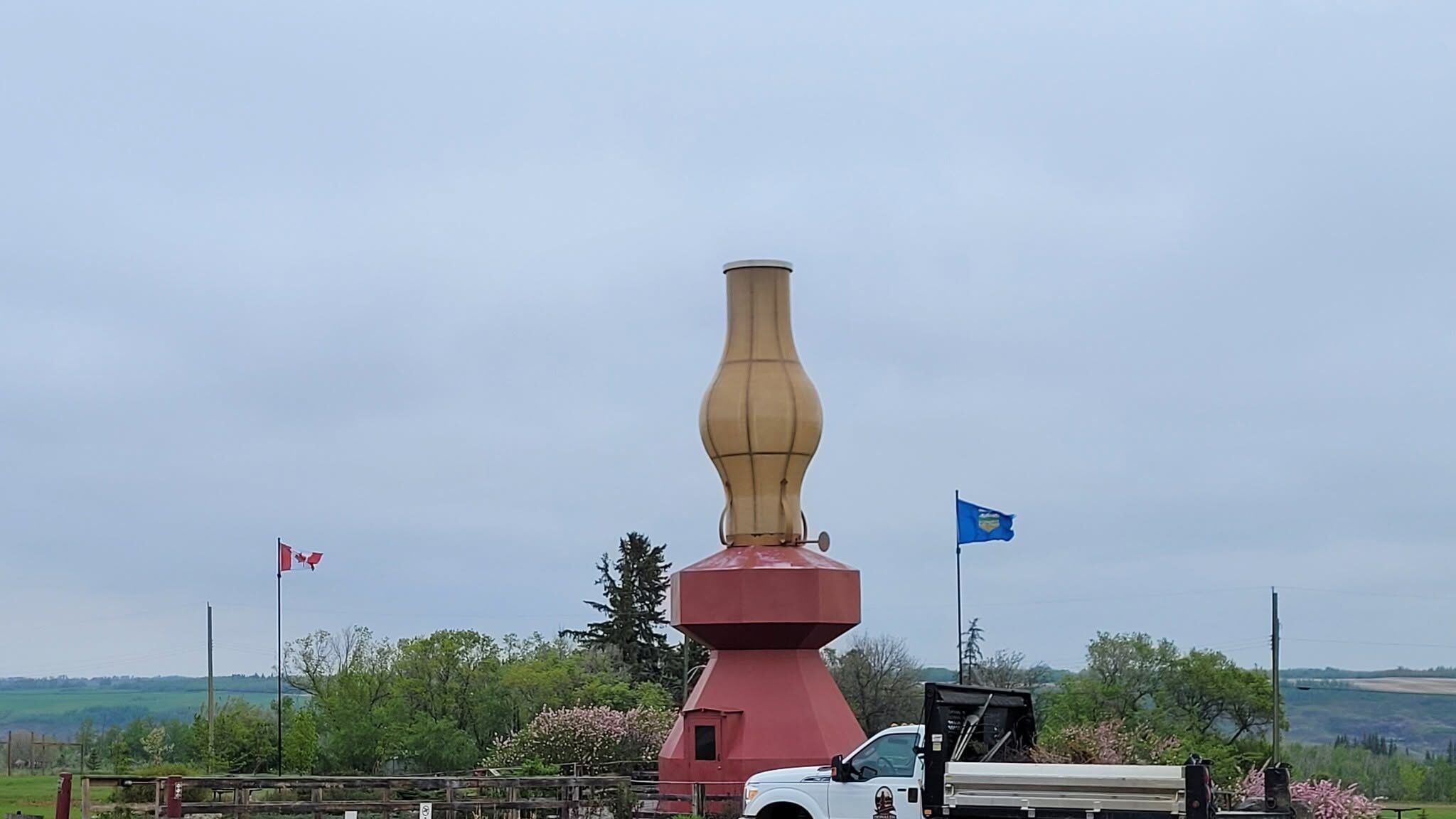 World’s largest oil lamp replica is in a tiny village surrounded by Alberta’s Badlands World’s largest oil lamp replica is in a tiny village surrounded by Alberta’s Badlands