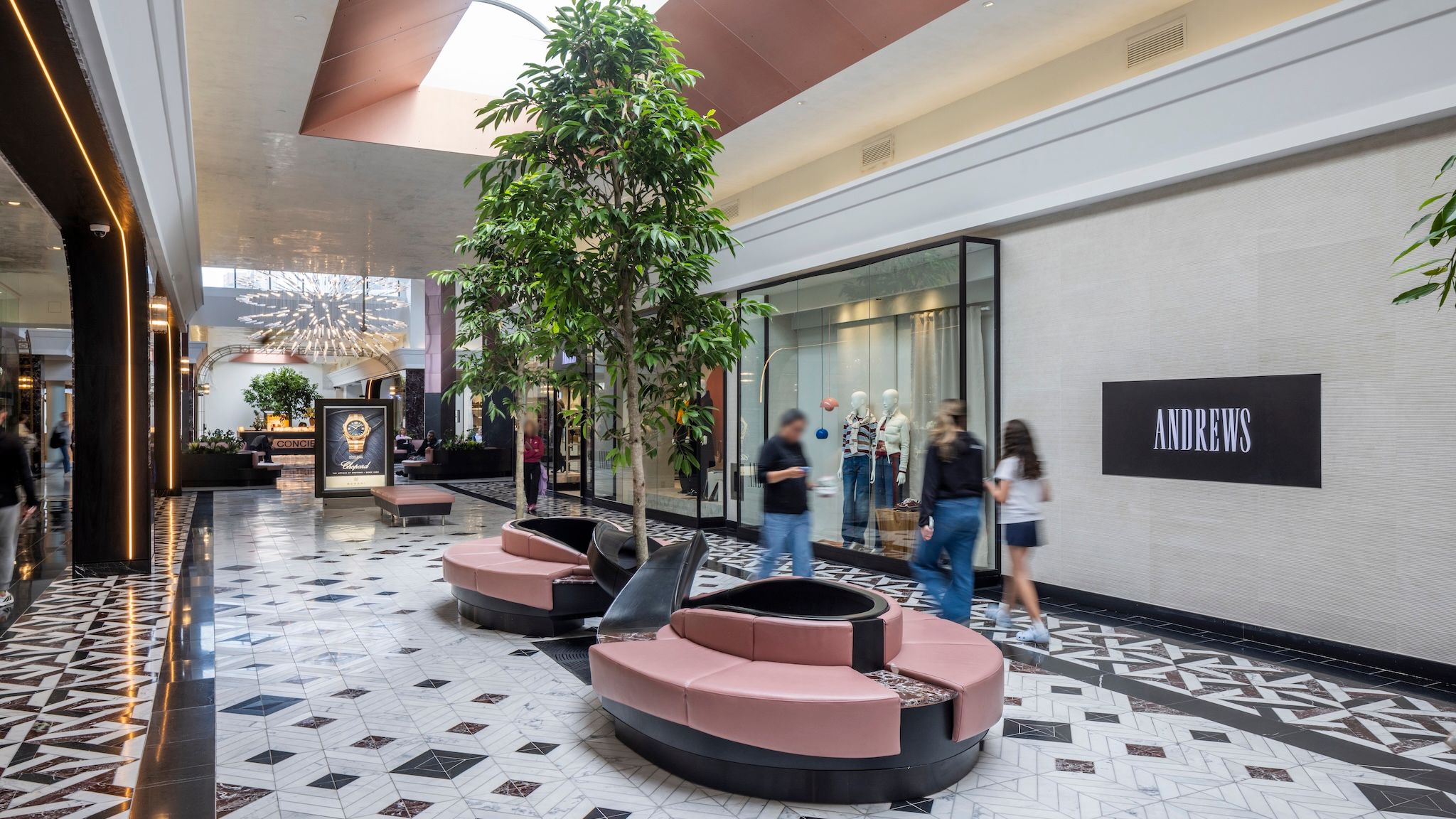 Toronto’s Bayview Village just got a brand new look with a massive ‘Lady Flamingo’ sculpture