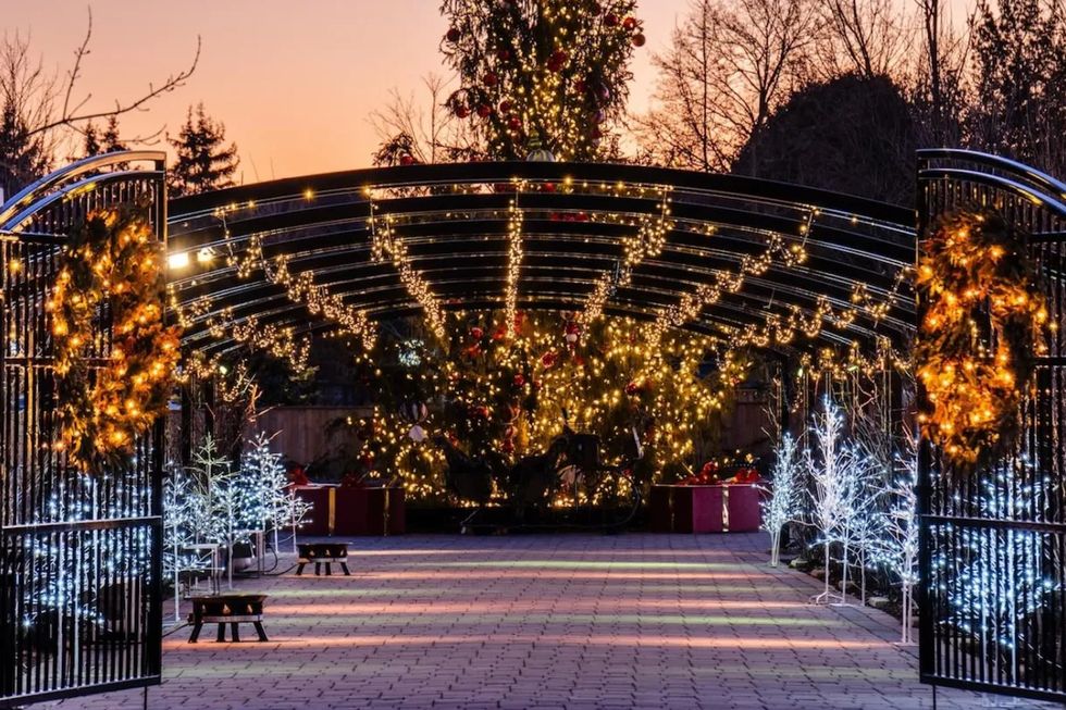 Christmas-Market-The-Gardens-Promenade-banner-2-low-1440×1178-jpeg copy holiday market