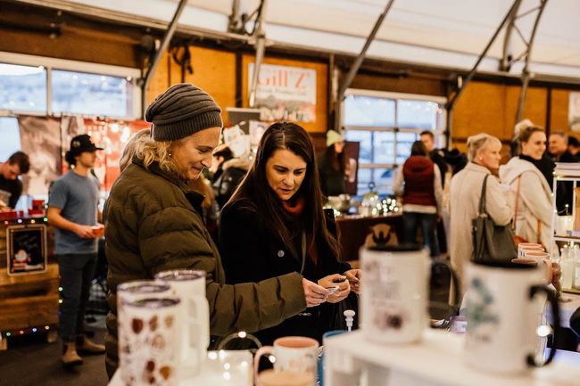 People shopping at the Inglewood Holiday Market in Calgary, Alta.