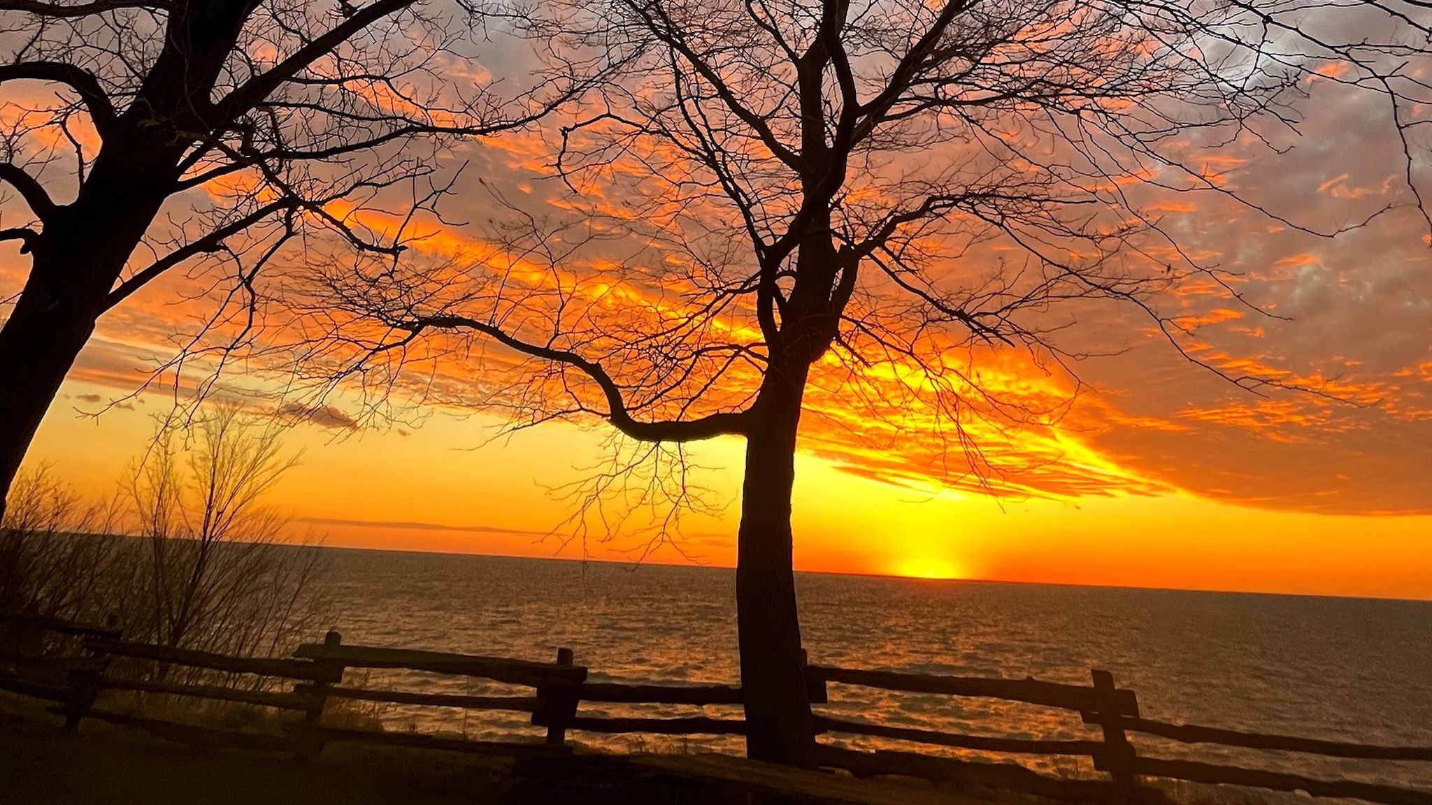 Ontario town known for its 'Hallmark experience' has a scenic park on the edge of a bluff
